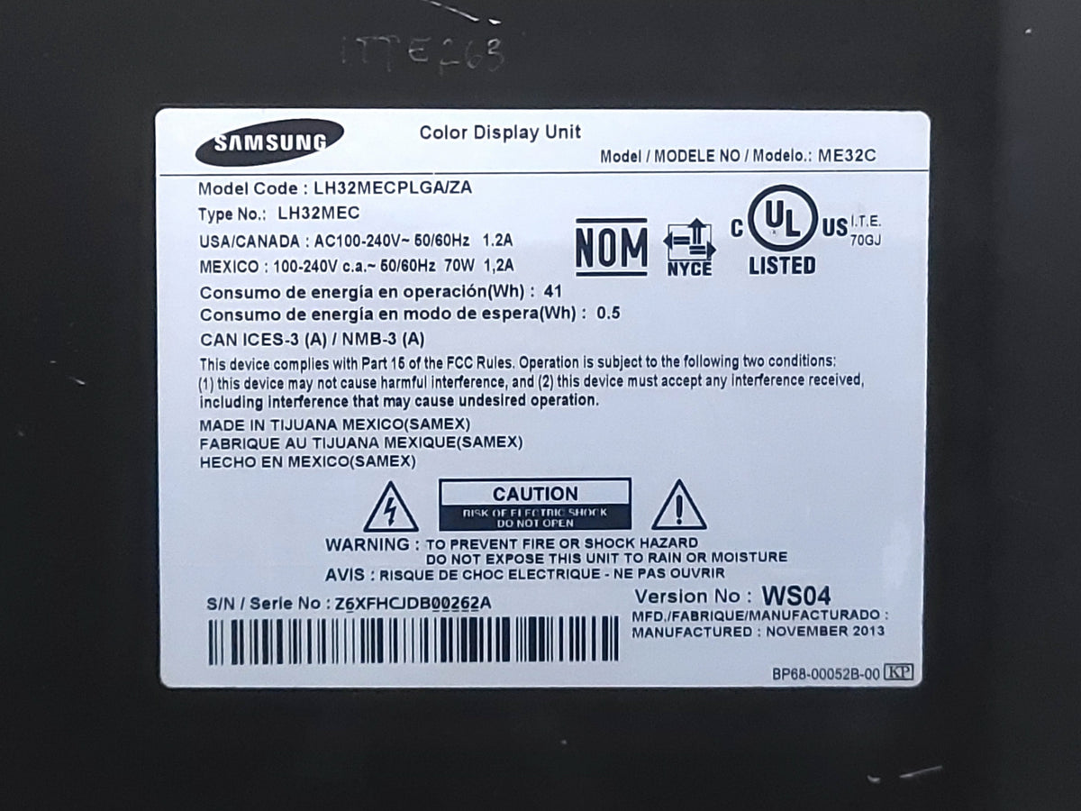 Samsung ME32C 28 Inch Flat panel displays (NEEDS REPAIR) w/ Spare Hardware Kits, TV Bases, Back Mounting Frames, DVI Cable & (1) Remotes in Wheeled Road Case