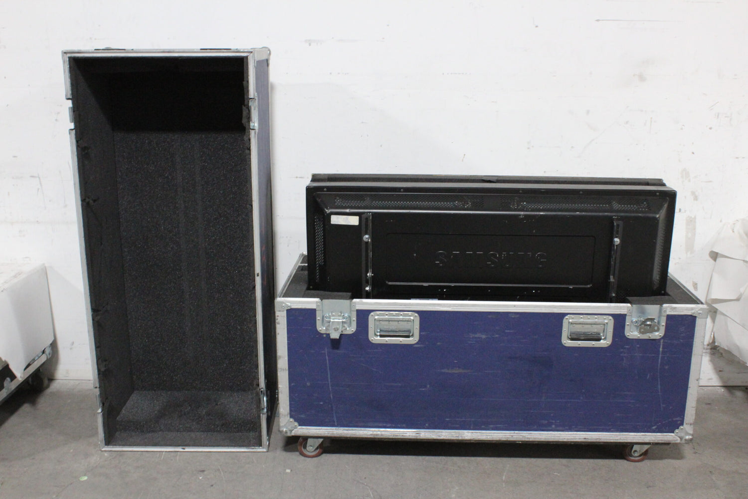 Samsung 520DX 1920 x 1080 LCD Signage Display Monitor