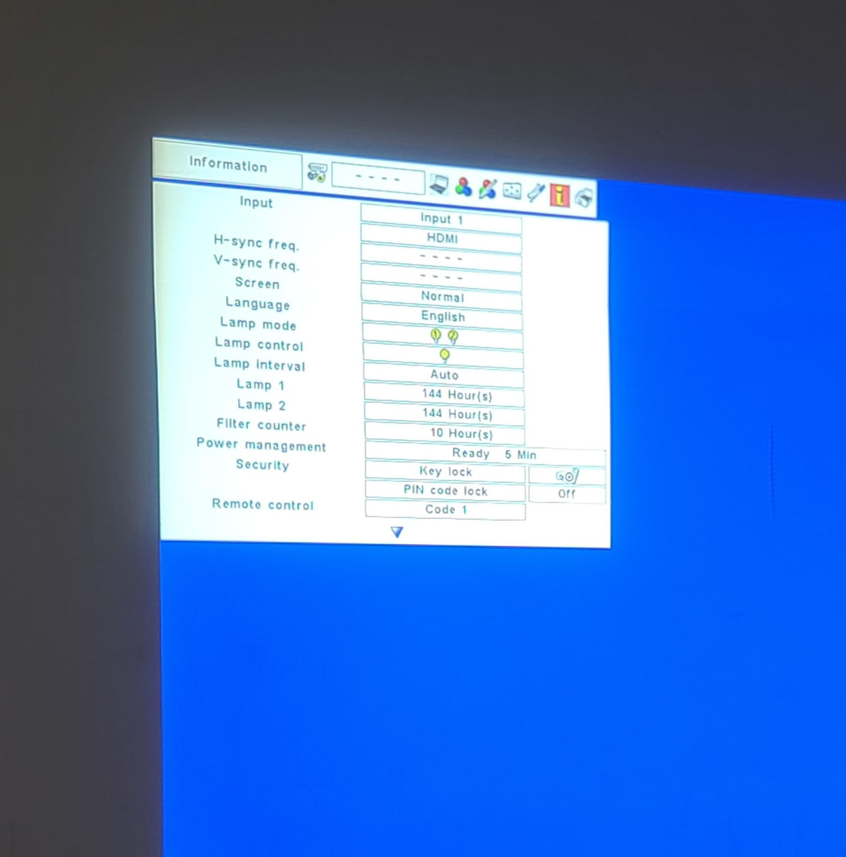 Sanyo PDG-DHT8000L 8,000 Lumens HD 1-Chip DLP Projector (144 Hours) w/ Remote and PSU in Rolling Hard Case
