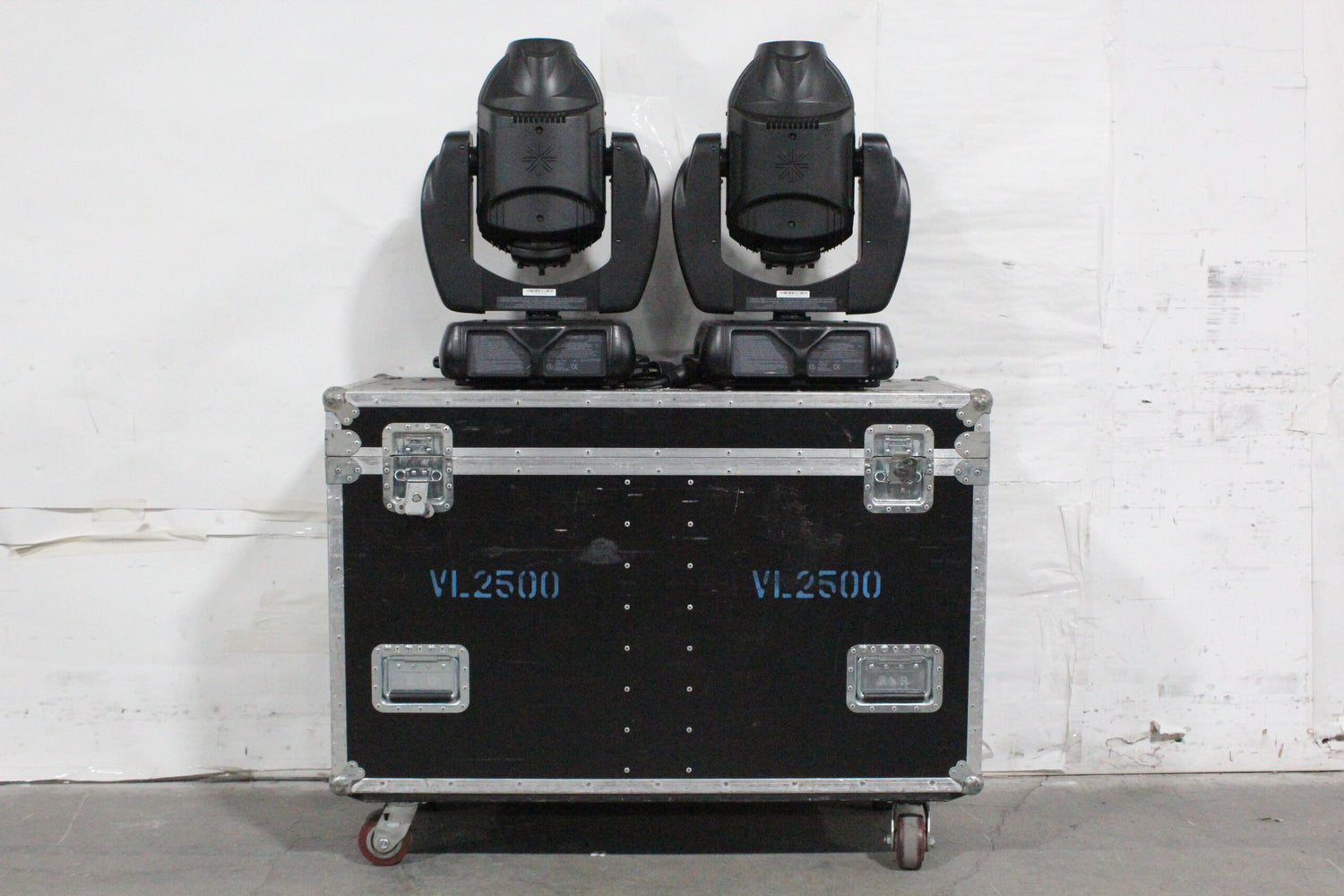 Vari-Lite VL2500 100-240VAC 12A 50/60Hz Spot Moving Light w/ True1 Connector