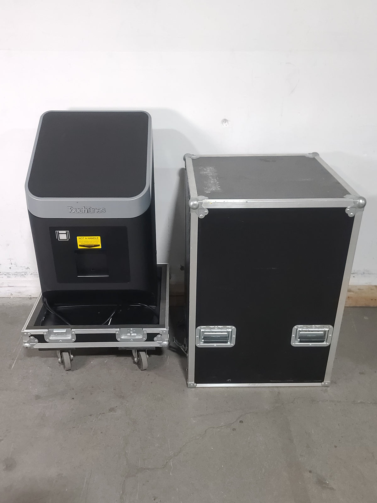 Virtu Sinfonia Color Stream Touchtunes Photo Booth Jukebox Printer in Wheeled Road Case