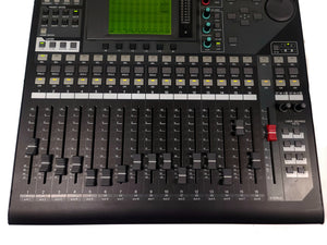 Yamaha 01V96i Digital Mixing Console in Wheeled Hard Case
