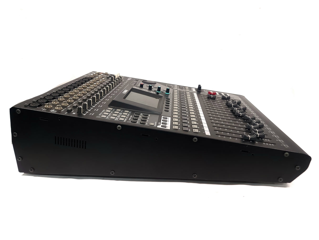Yamaha 01V96i Digital Mixing Console in Wheeled Hard Case