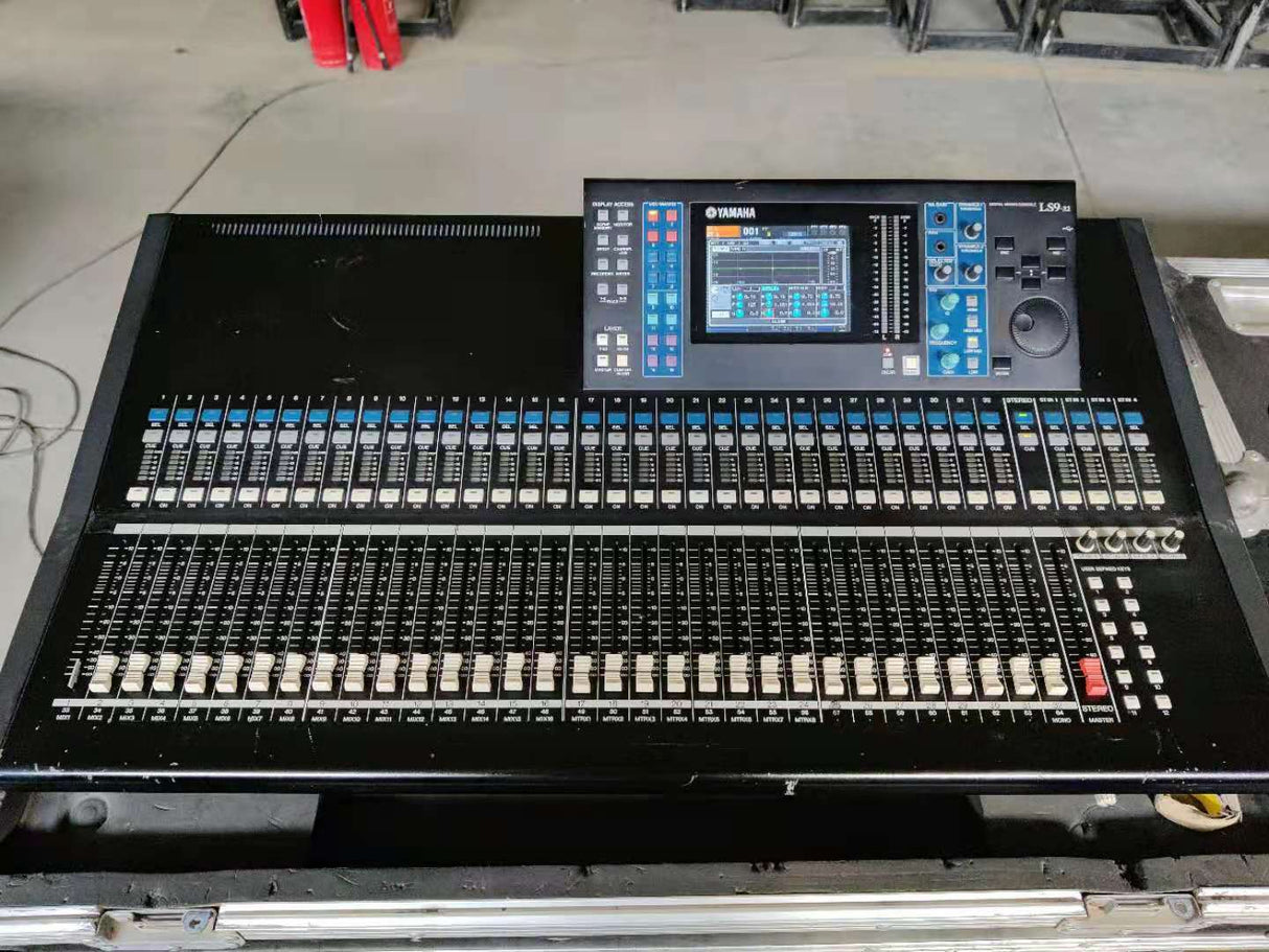 Yamaha LS9 32-Channel Digital Mixing Console