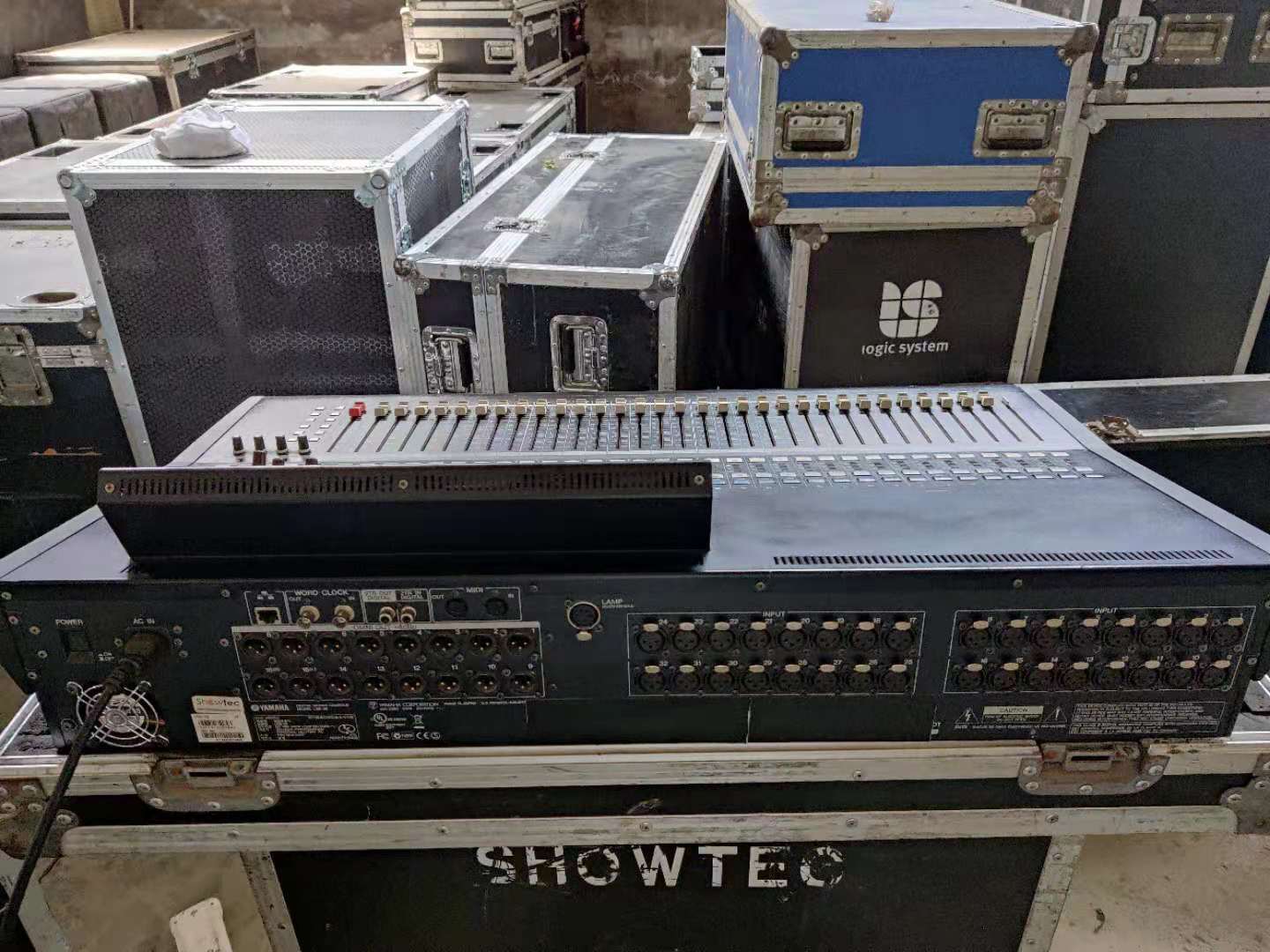 Yamaha LS9 32-Channel Digital Mixing Console