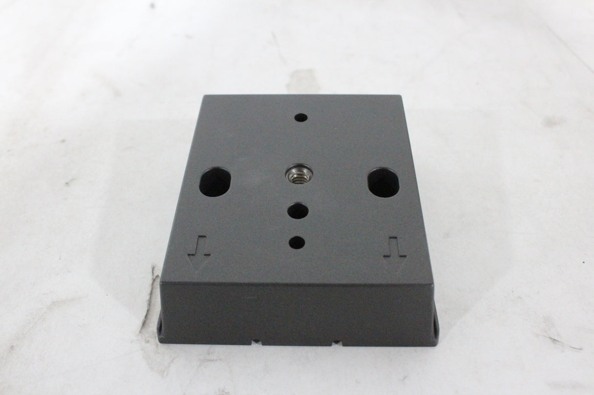 Yealink HD Video Conference System Kit w/ (1) UVC50 USB PTZ Camera, (1) CPW90 CP Wireless Expansion Mic, (2) VCM34 Monophone Arrays, (2) MSpeaker II Video Conferencing Soundbar