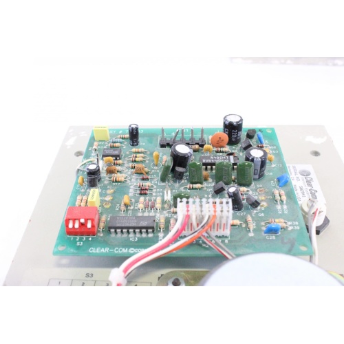 clear-com-kb-112-speaker-station-single-channel-remote-station-front-panel-pair board3