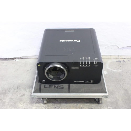panasonic-10k-pt-dw10000u-dlp-projector-in-wheeled-road-case front1