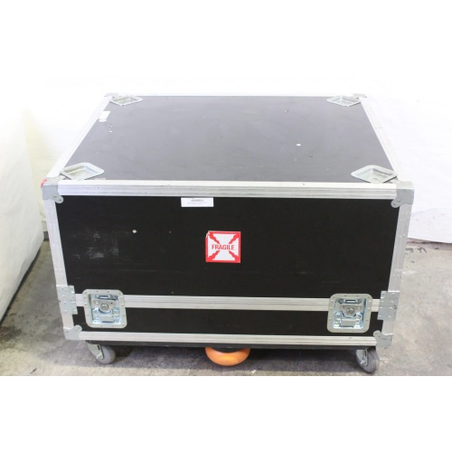 panasonic-20k-pt-dz21k2-projector-with-cage-in-wheeled-road-case CASE1