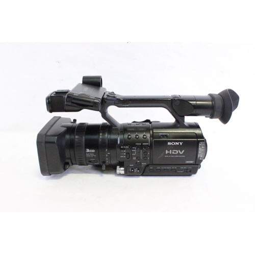 3-3-ccd-hdv-camcorder side3