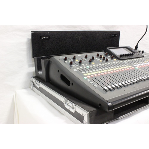 behringer-x-32-digital-mixing-console-with-road-case SIDE1