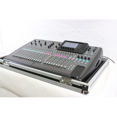 behringer-x-32-digital-mixing-console-with-road-case-fader-issues side2