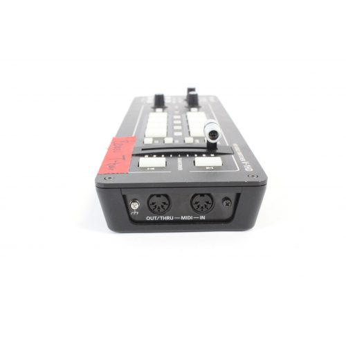 roland-v-1hd-portable-4-x-hdmi-input-switcher-broken-t-bar-w-hard-case side2