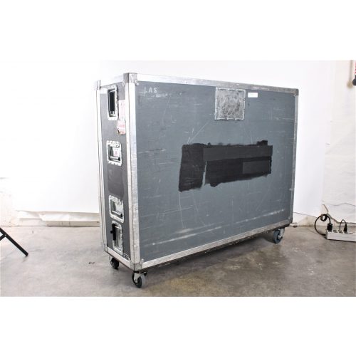 yamaha-m7cl-48-digital-audio-mixing-console-in-wheeled-road-case-1223-1 CASE1