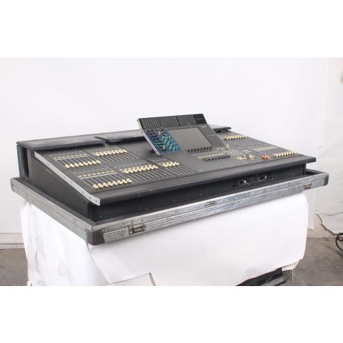 yamaha-m7cl-48-digital-audio-mixing-console-in-wheeled-road-case-1223-3 SIDE1