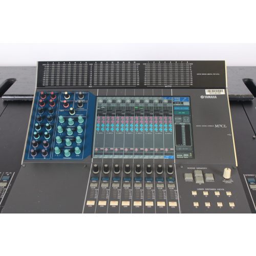 yamaha-m7cl-48-digital-audio-mixing-console-in-wheeled-road-case-1223-4 SCREEN1