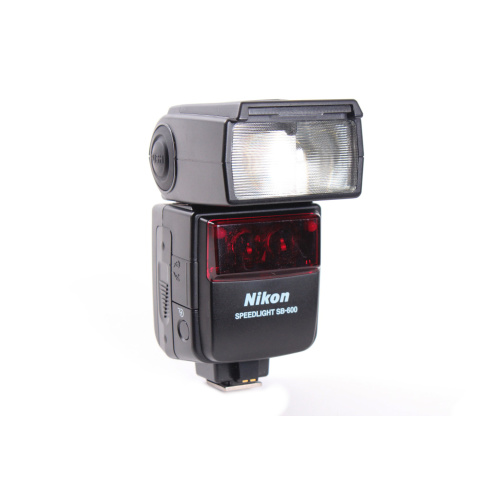 Nikon D200 10.2MP Digital Camera Kit w/ AF-S Nikkor 18-135mm 1:3.5-5.6G ED DX Lens and SB-600 Flash and MB-D200 Battery flash front1