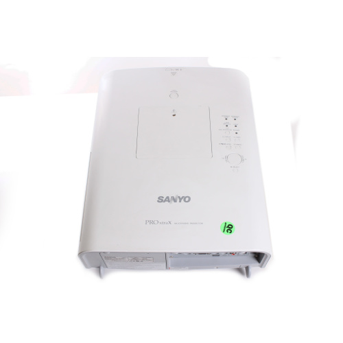 Sanyo PLC-XT20 projector 3800 ANSI lumens w/XGA resolution (430 W / 100V - 240V) w/ Standard Lens Includes Chief Ceiling Mount - (Lamp Hours: 2794/Lamp NEEDS replacement) top