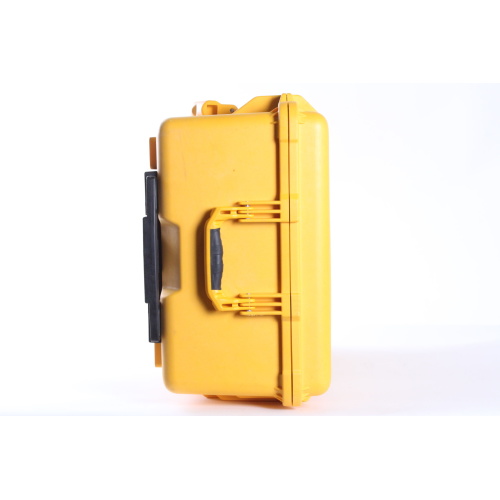pelican-1560-protective-hard-case-with-wheels-ip67-watertight-and-dustproof-yellow-SIDE2
