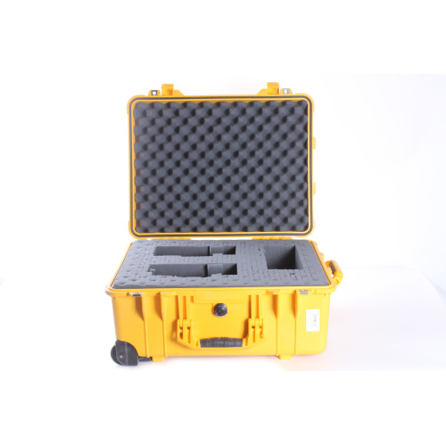 pelican-1560-protective-hard-case-with-wheels-ip67-watertight-and-dustproof-yellow-INTERIOR