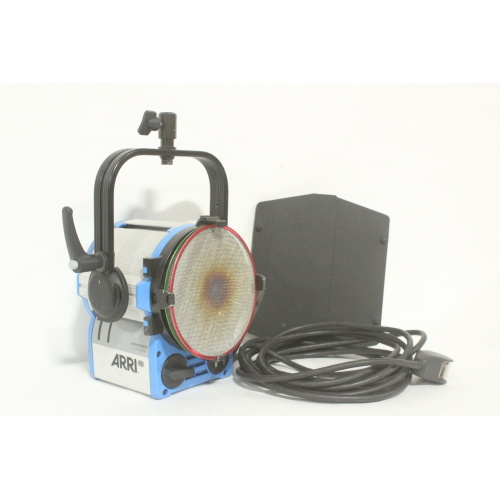 arri-1000w-t1-location-fresnel-with-stand-mount-main1